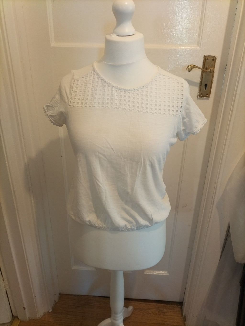 Ladies Shein Size Large White Elasticated Hem Short Sleeved Tshirt With See...