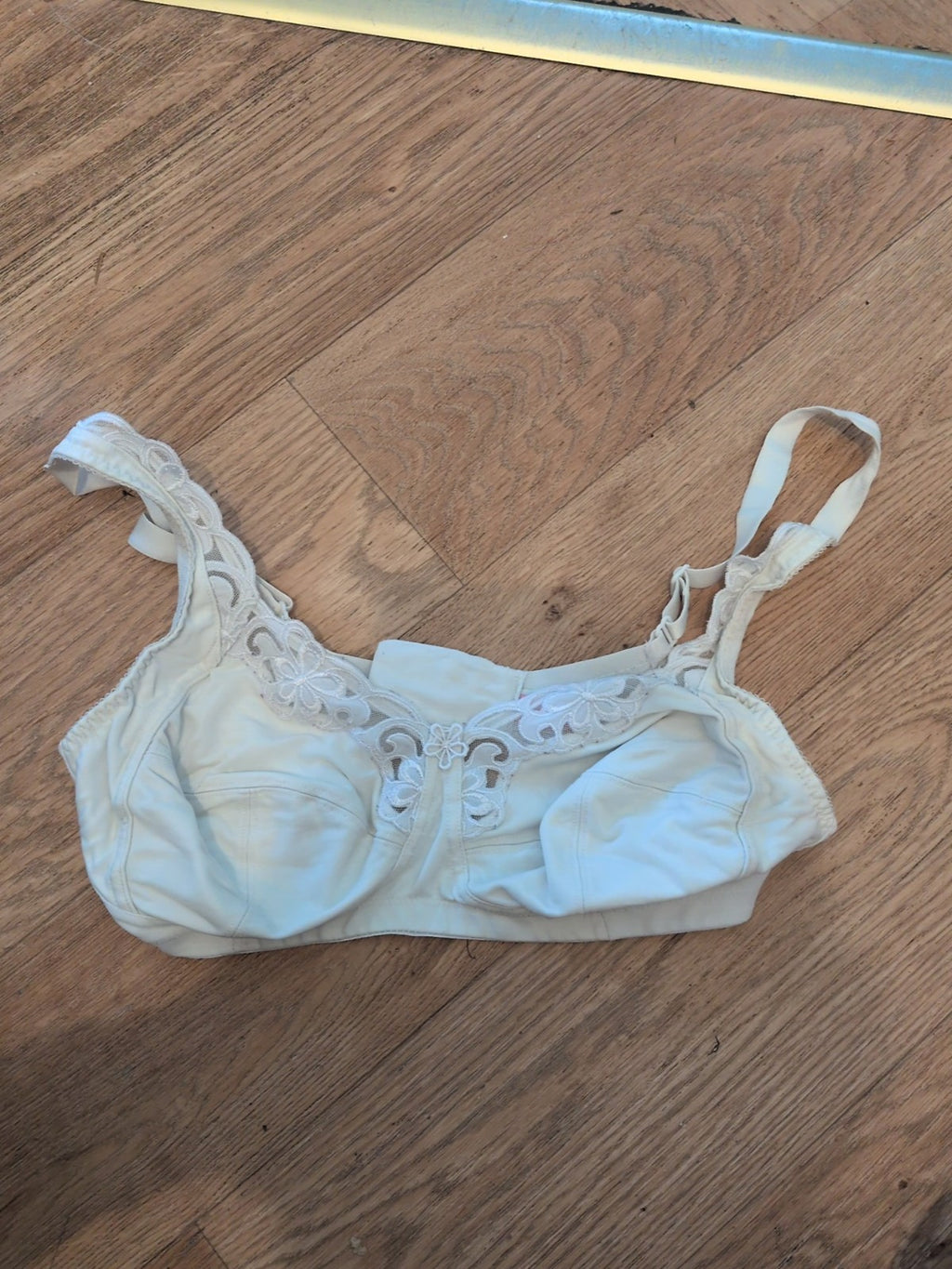 Royce 34dd White No Pad No Wire Bra