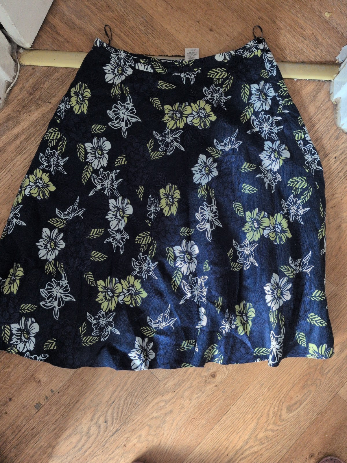 Eastex 16 Navy/White/Lime Floral Lined Flare Skirt Midi