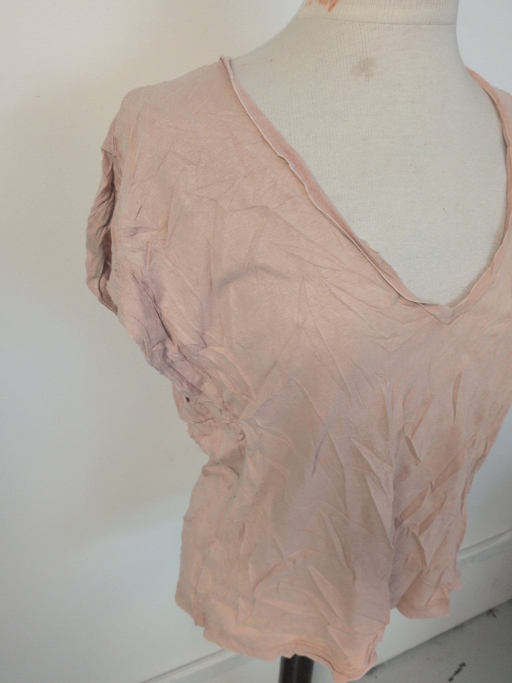 Ladies Zara Size Medium Beige V Neck Short Sleeve Tshirt