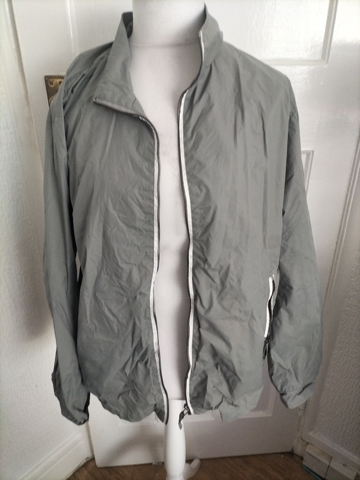 Mens Red Herring Size XL Grey Mesh Lined Coat