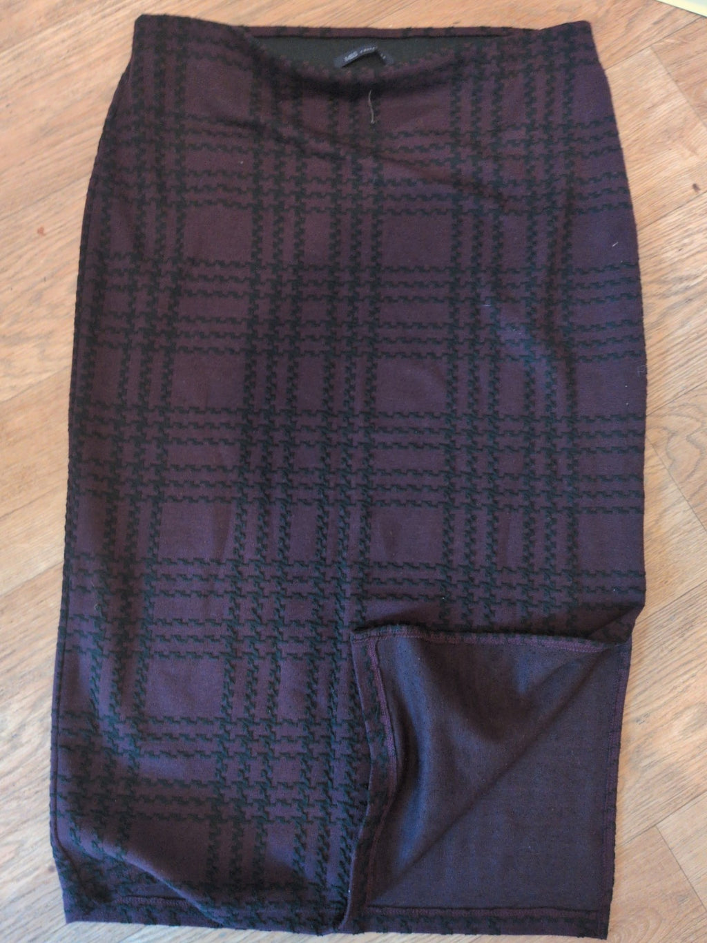 Marks And Spencer 14 Burgundy And Black Stretch Long Split Hem Skirt