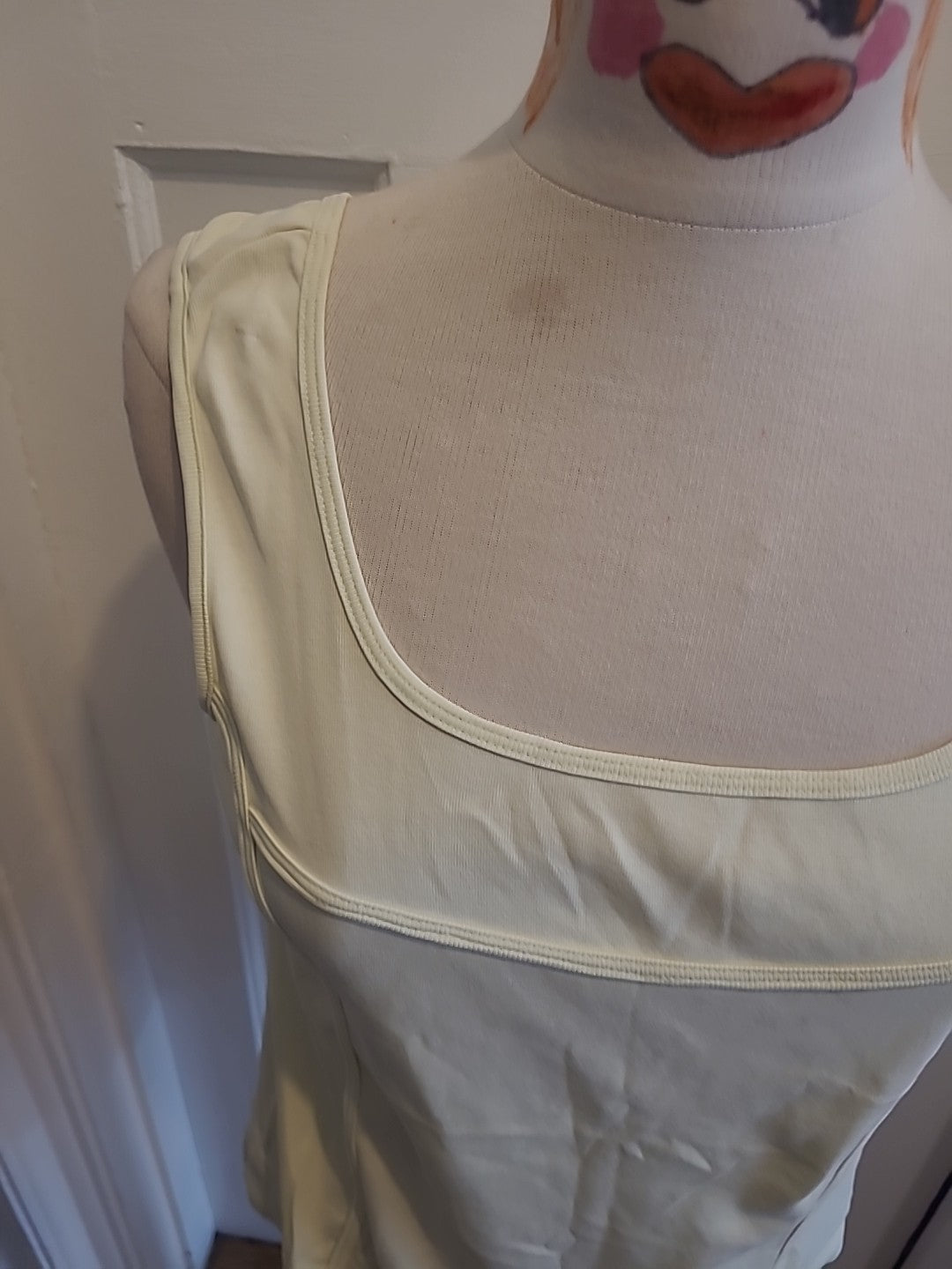 Ladies Dash Size 14 Pale Lime Sleeveless Tshirt
