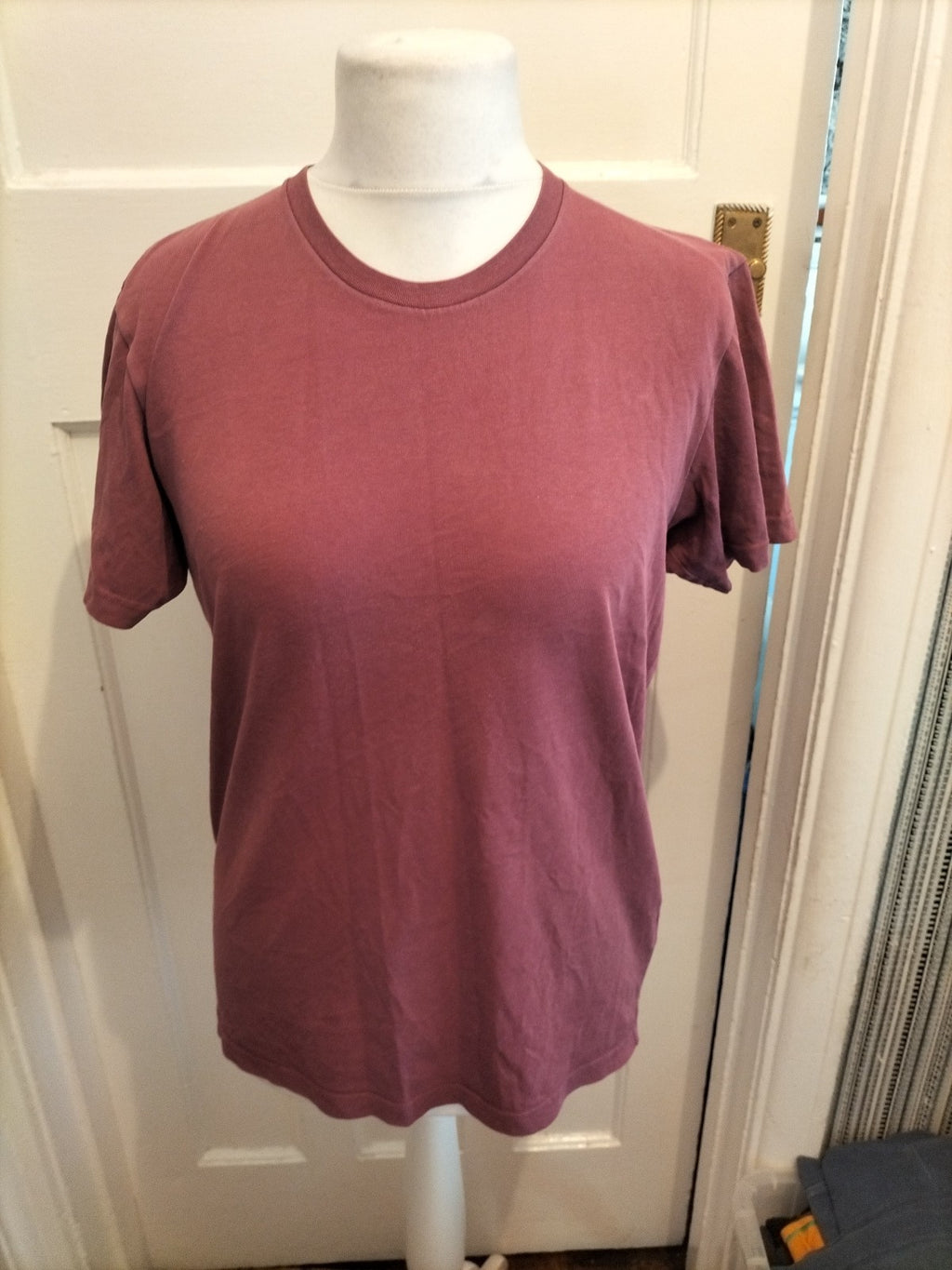 Mens Uniqlo Size Medium Purple Short Sleeved T-shirt