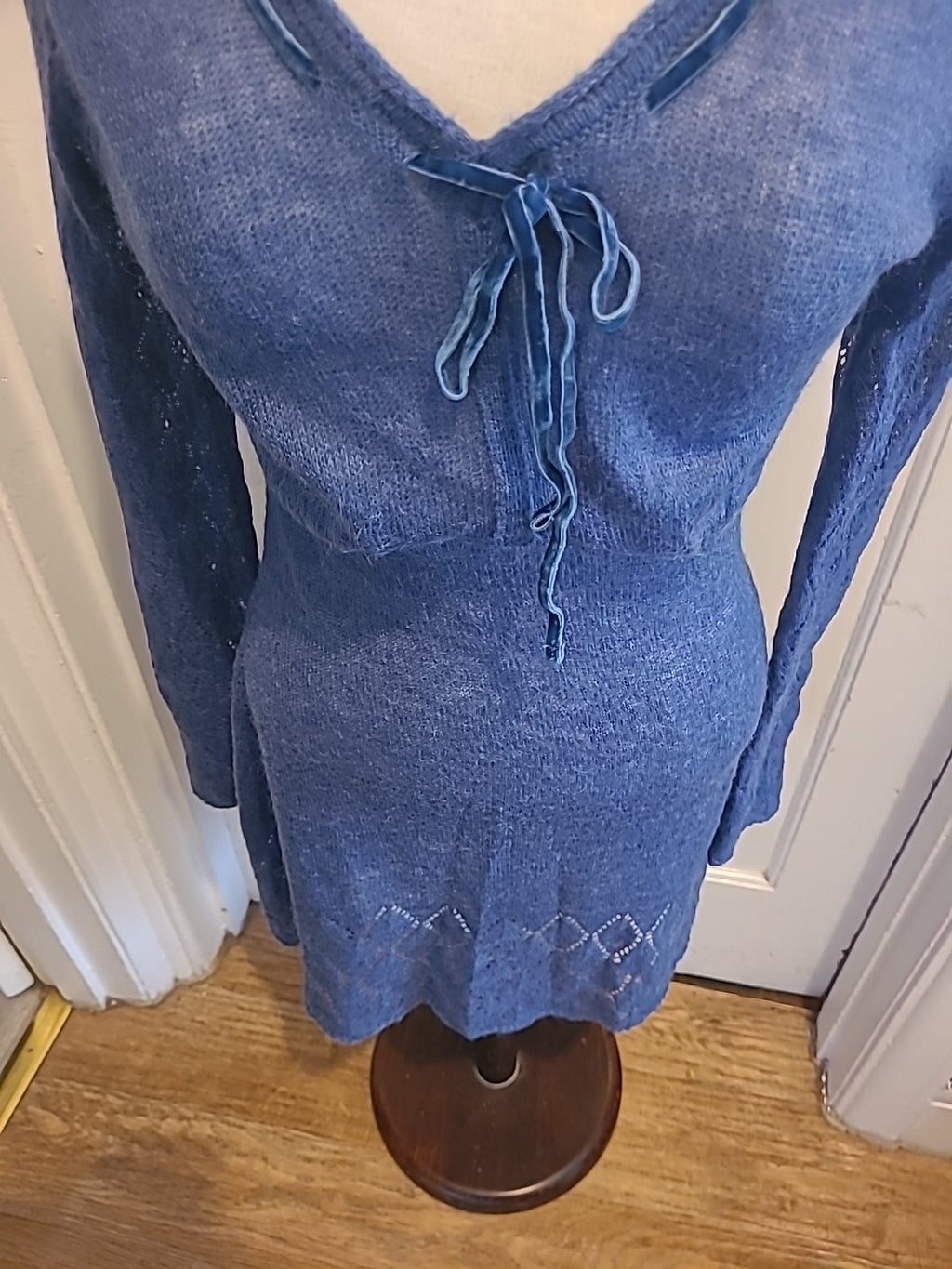 Ladies Pepperberry Size 10 Blue Soft Long Sleeved Dress