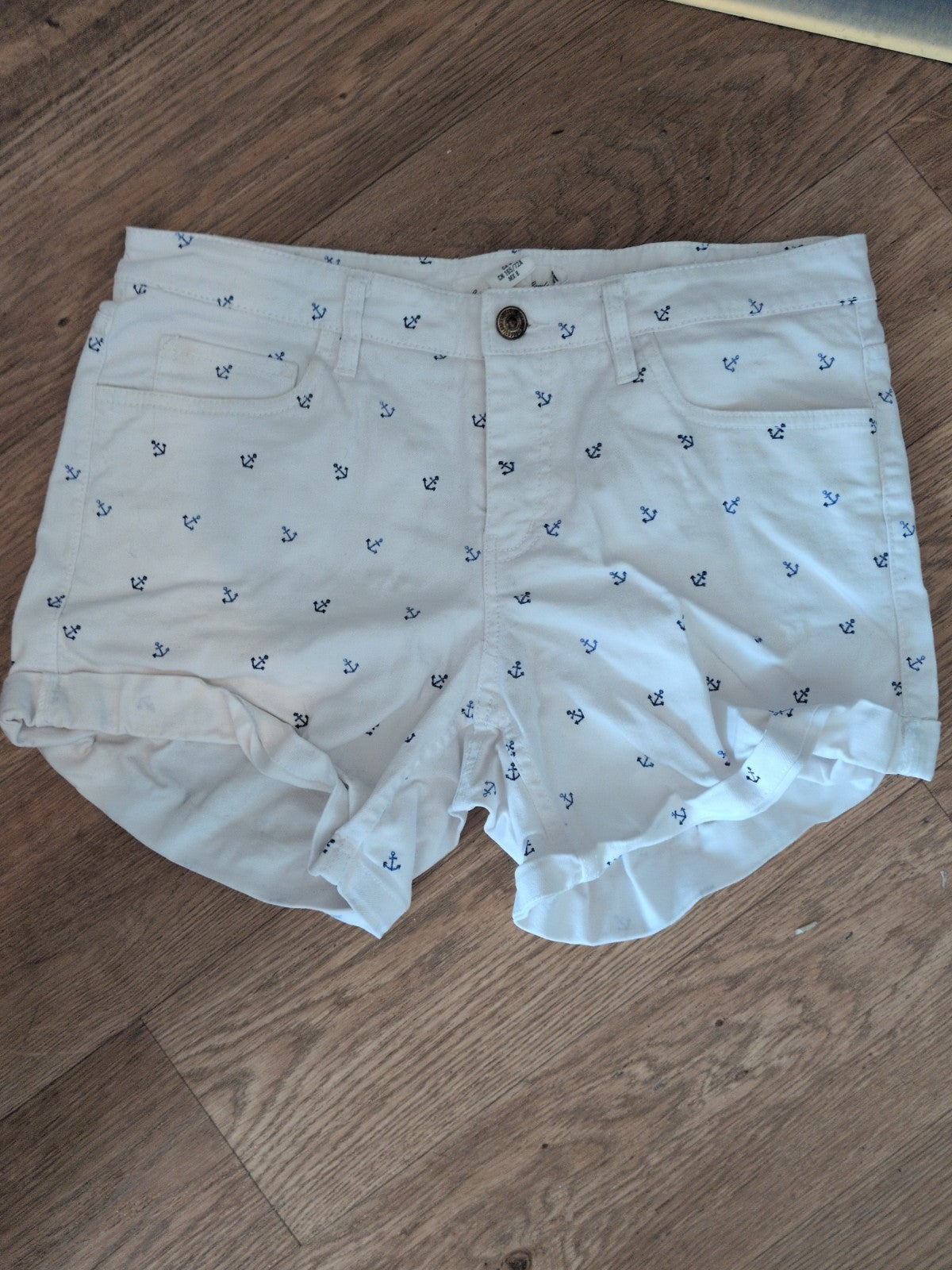 H&M Logg 12 White Anchor Shorts Denim