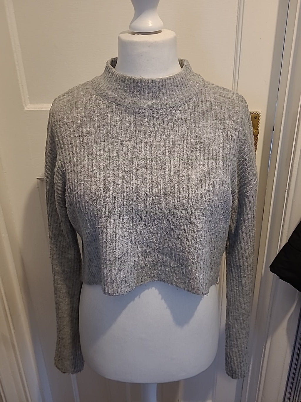 Ladies Divided Size XS Grey Cropped Jumper