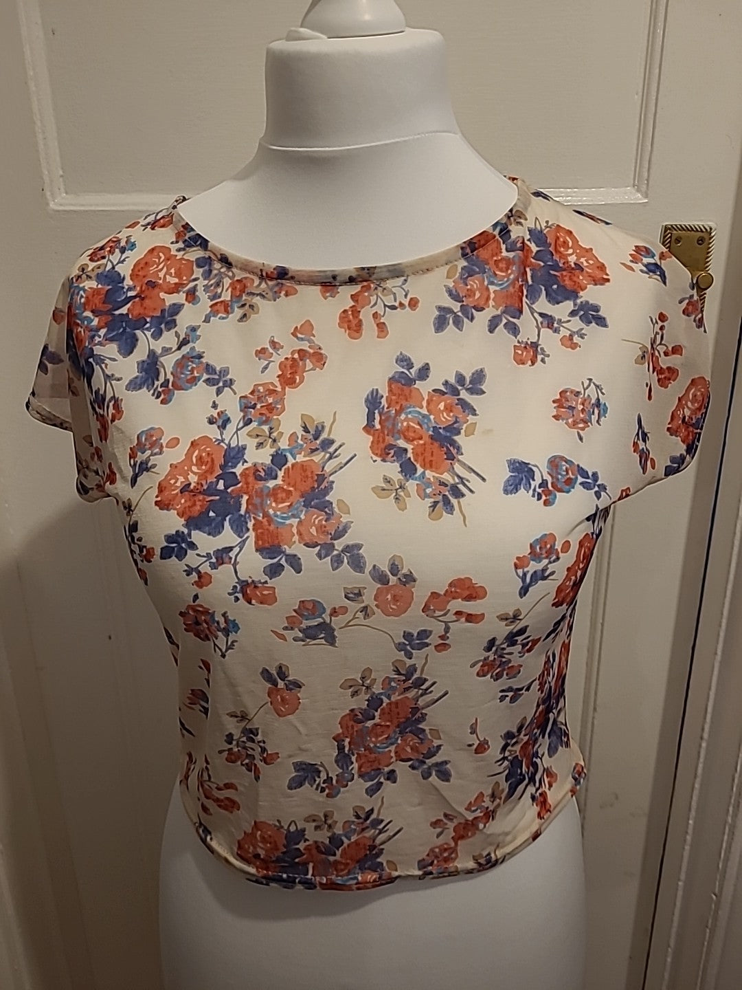 Ladies New look Size 10 See Through Floral short Sleeve T-shirt