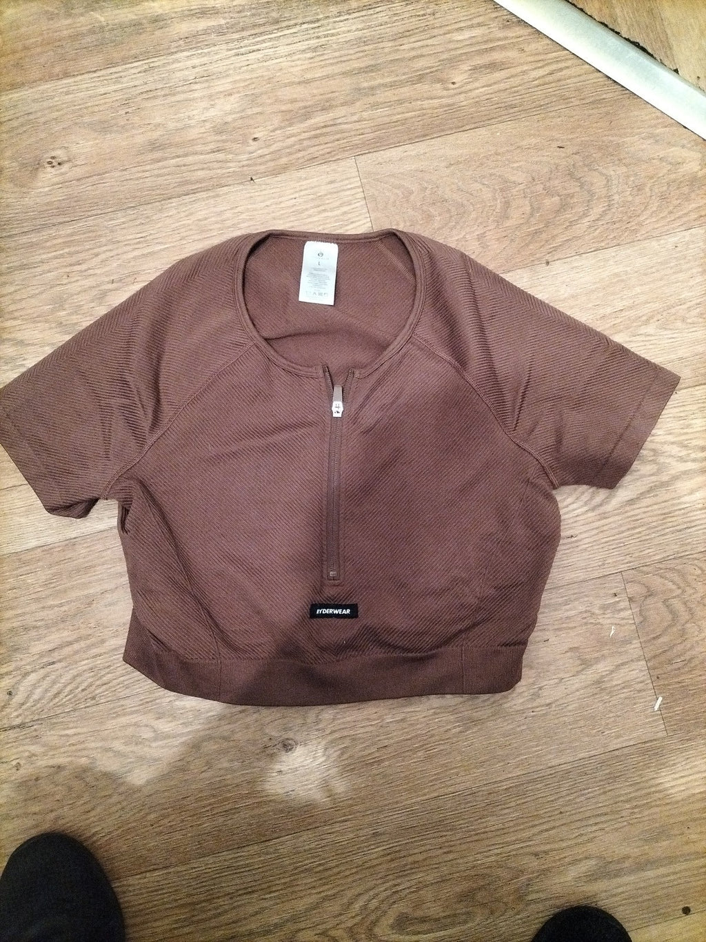 Ladies Ryderwear Size Large Brown Ribbed Short Sleeved Crop Top