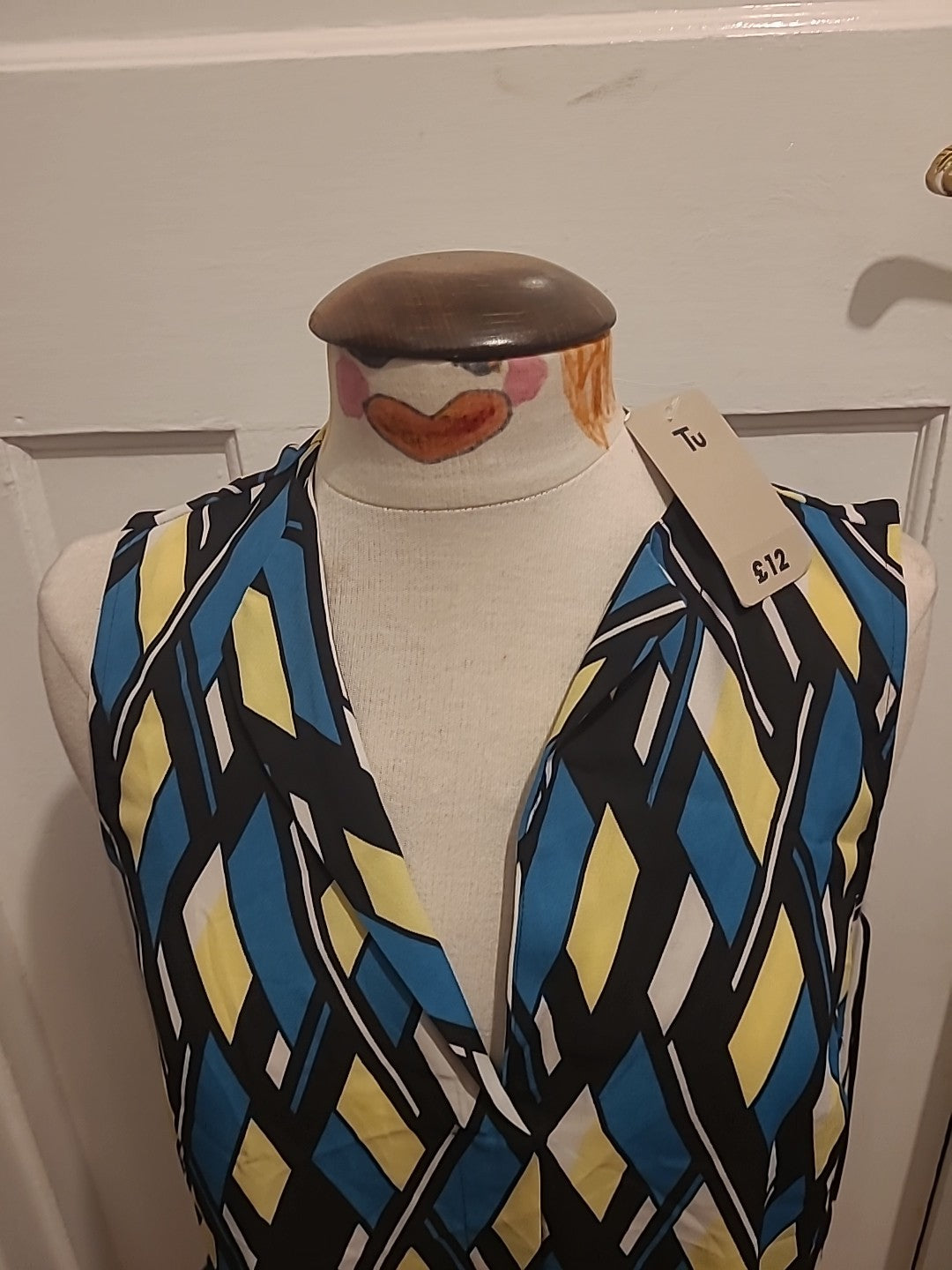 Brand New Ladies Tu Size 12 Yellow Green Diamond Shape Design Sleeveless Blouse