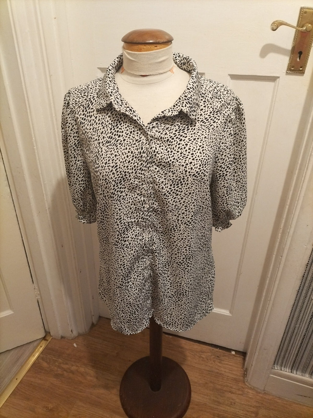 Ladies Ax Paris Size 10 Spotted Mid Sleeved Blouse