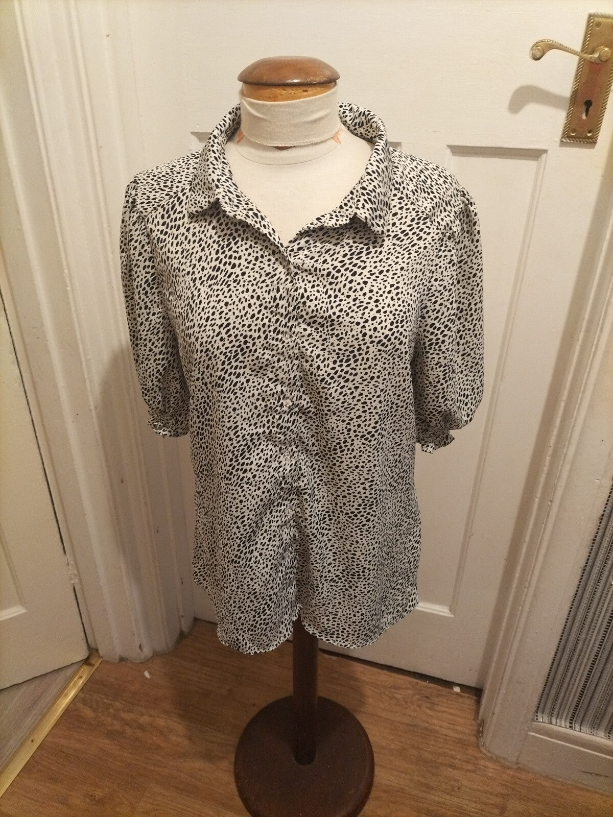 Ladies Ax Paris Size 10 Spotted Mid Sleeved Blouse