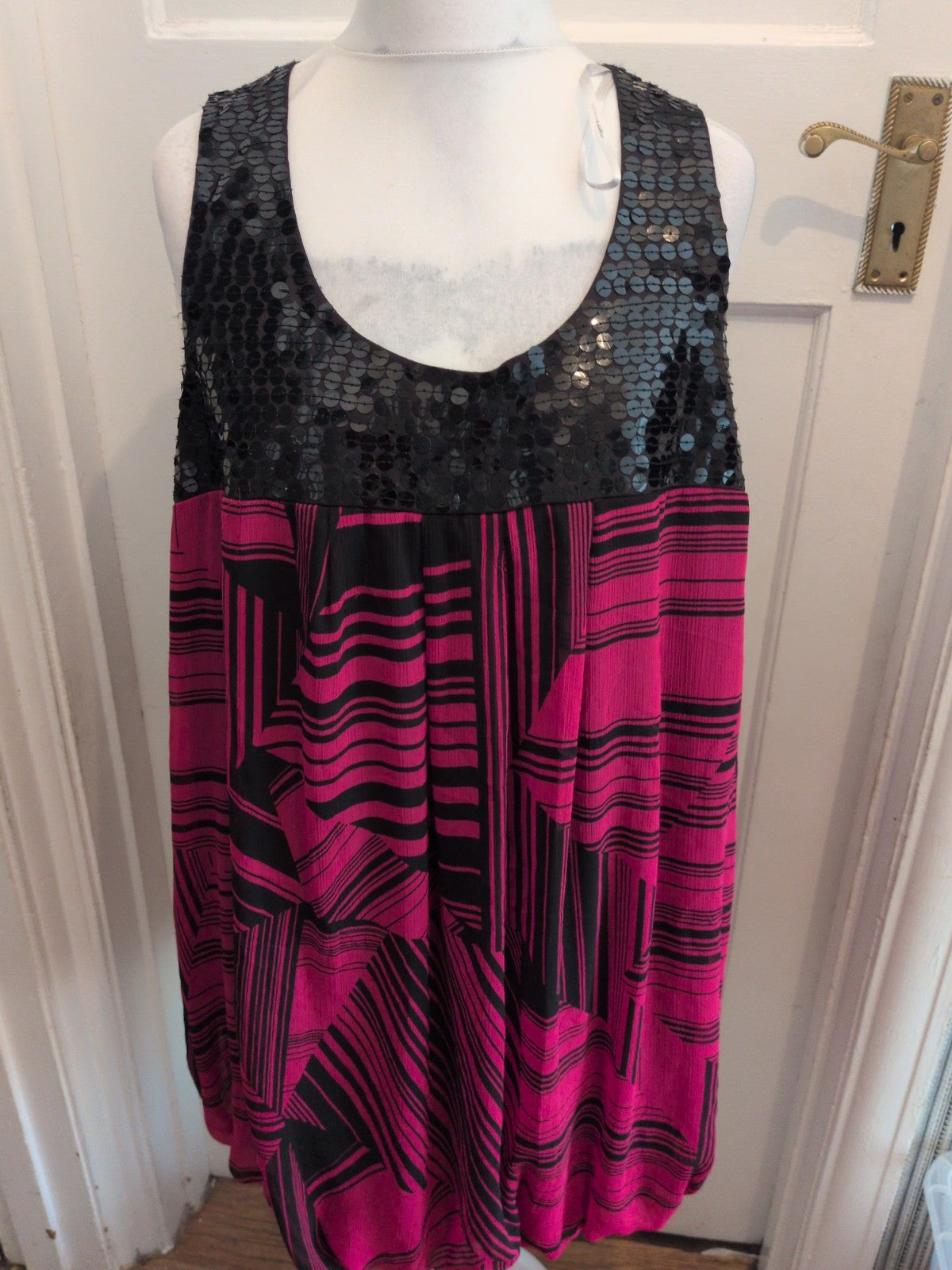 Rogers Rogers 20 Cerise Black Sequins Sleeveless Lined Dress