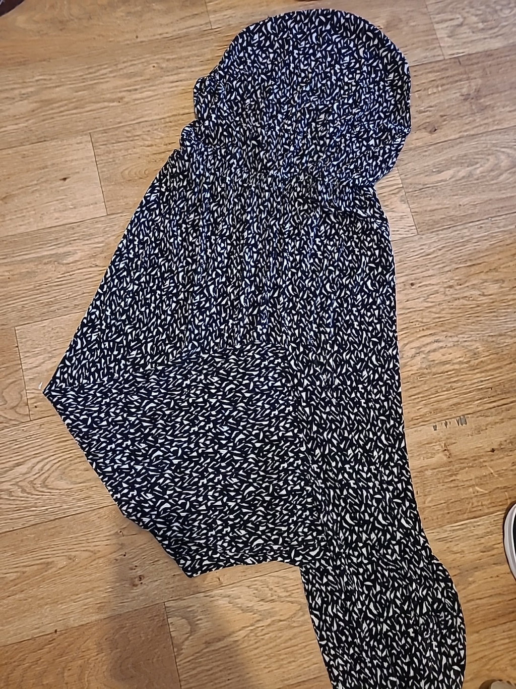 Ladies Topshop Size 12 Black/White Sleeveless Crinkle Jumpsuit