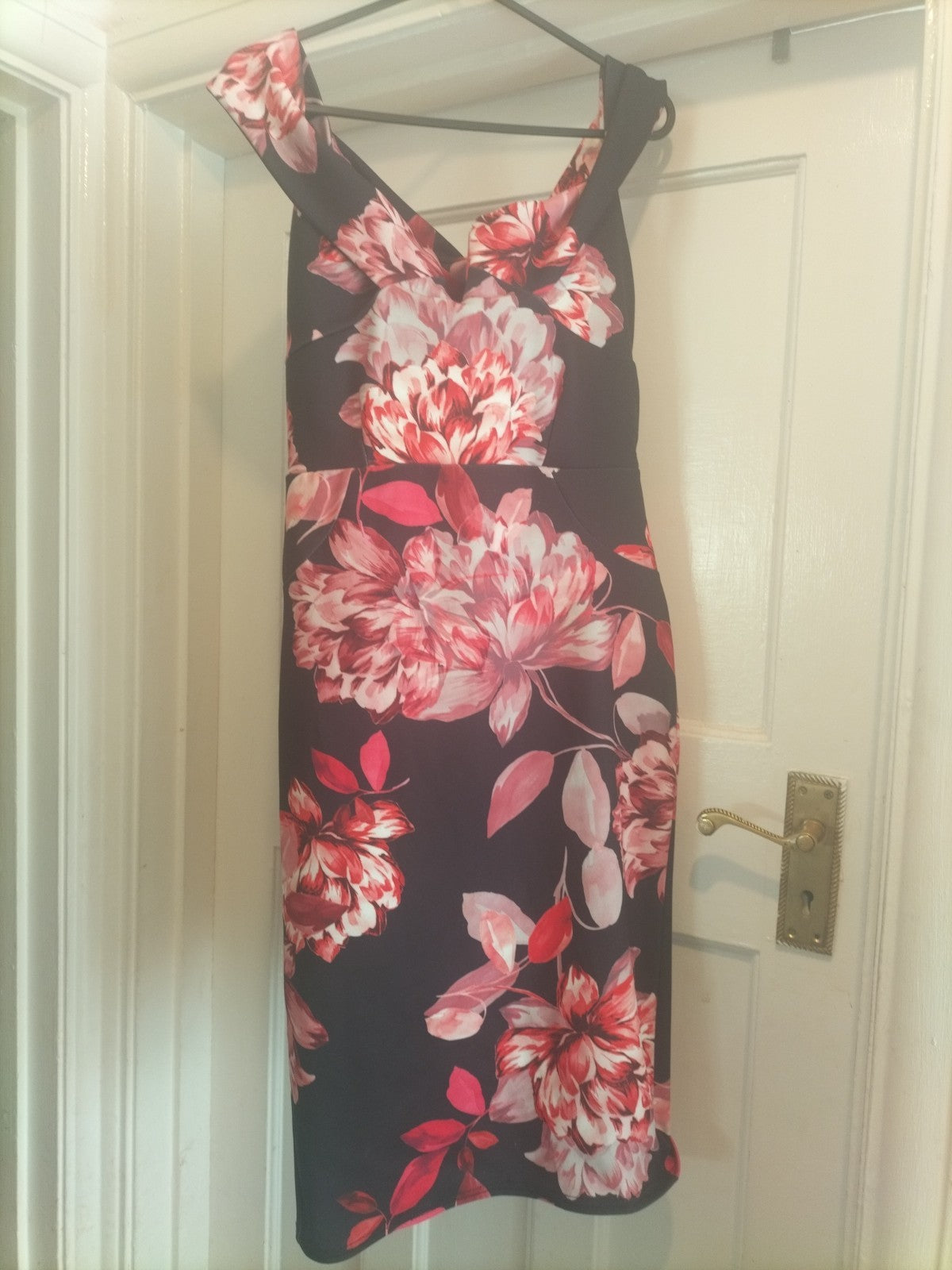 Ladies Missguided Size 10 Black Floral Sleeveless Dress