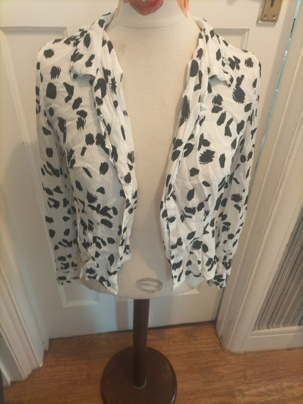 Ladies Asos Size 10 Black White Long Sleeved Buttoned Blouse