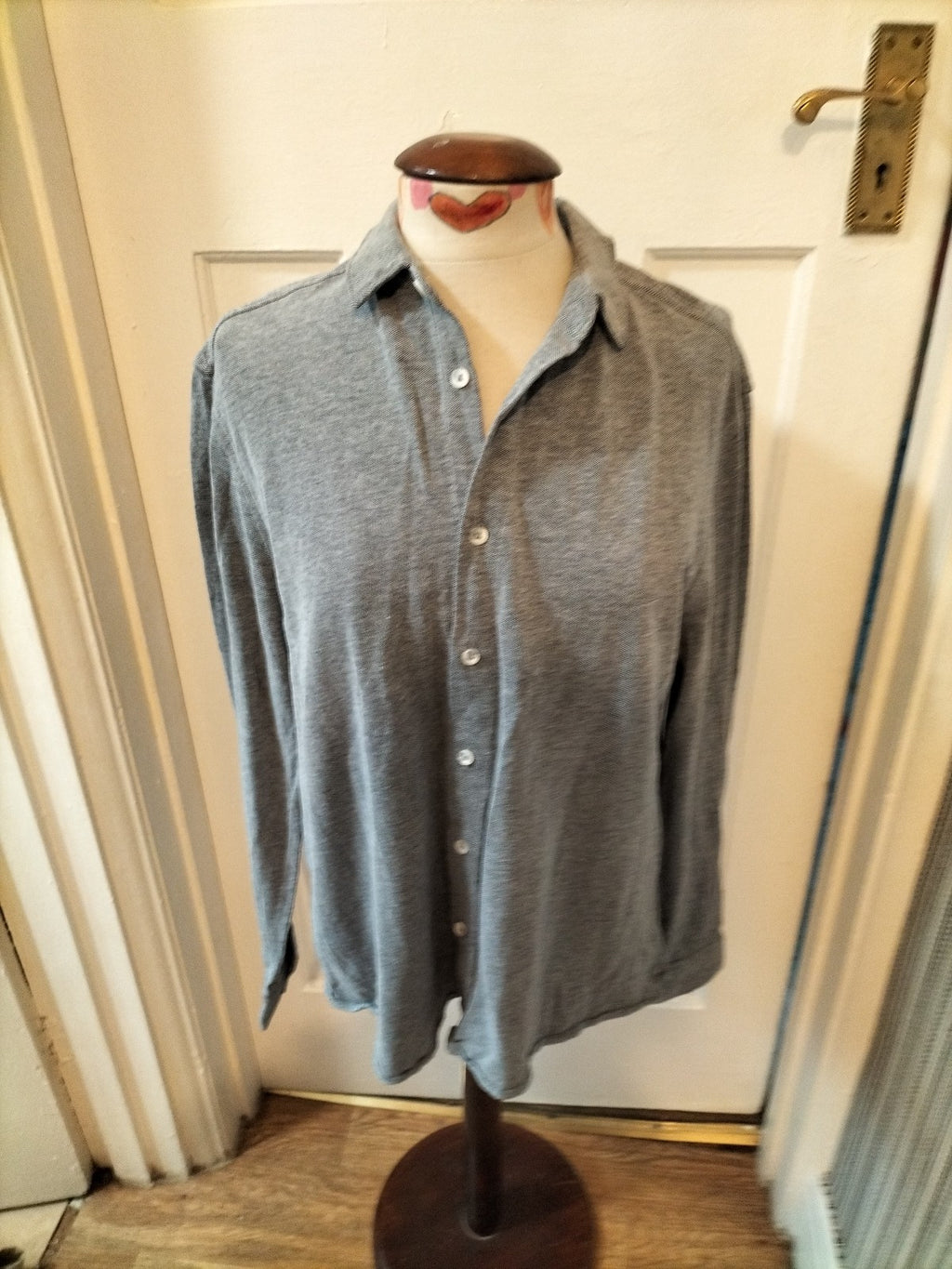 Mens Tu Size Large Grey Long Sleeved Polo Style Shirt
