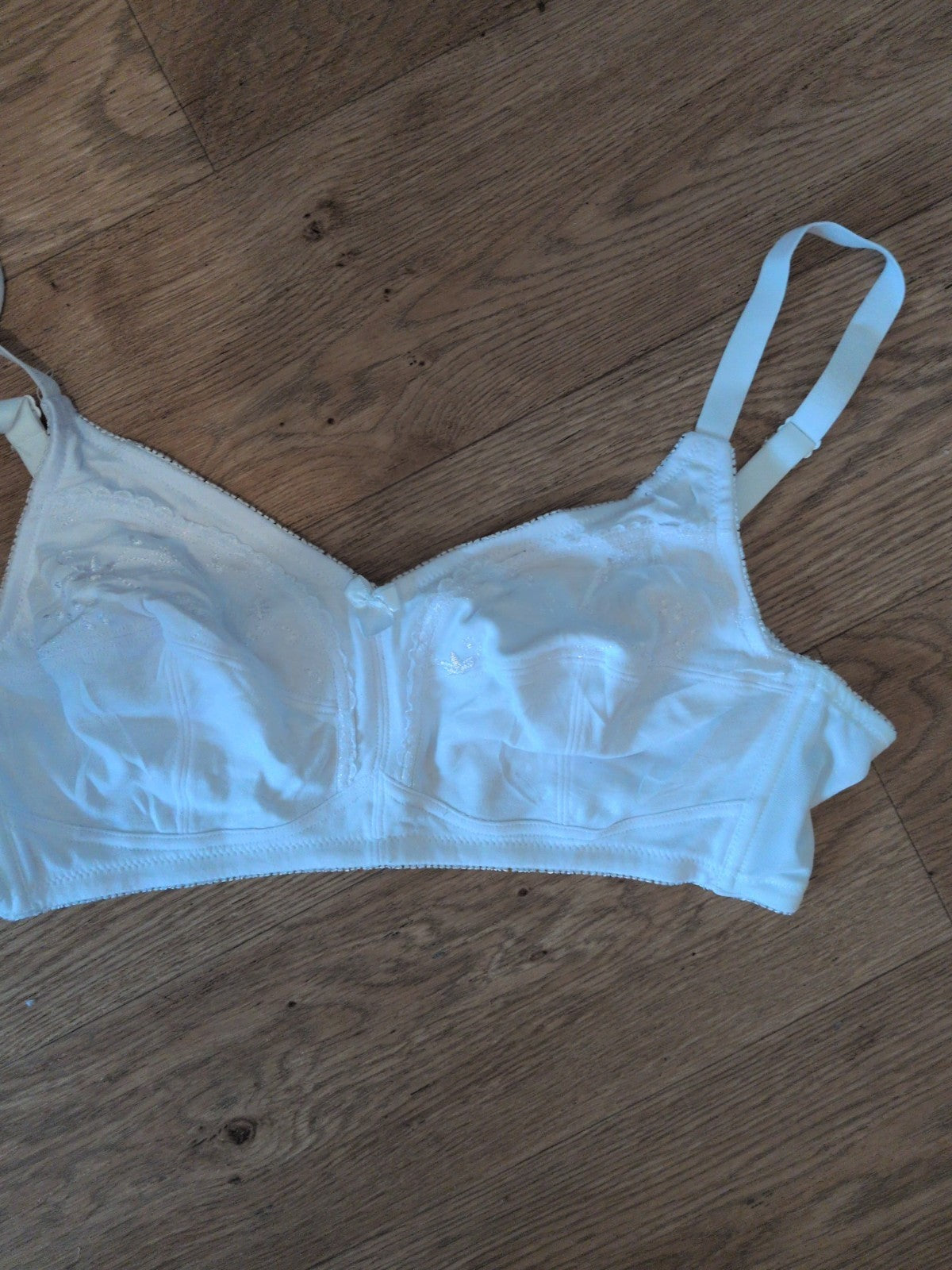 Bonmarche 40D White Boned No Pad No Wire Bra