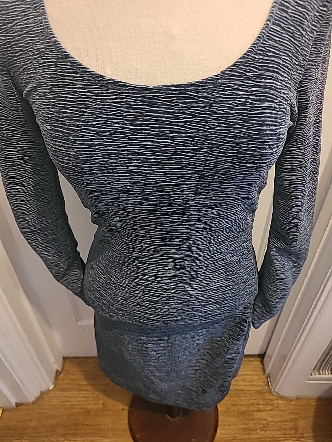Ladies Weekday Size Small Grey Fleck Long Sleeved Pencil Dress