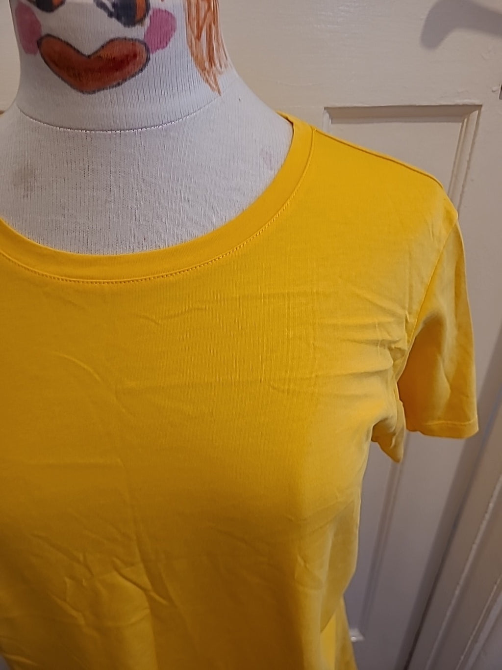 Ladies Lands End Size Medium Mustard Short Sleeved Tshirt
