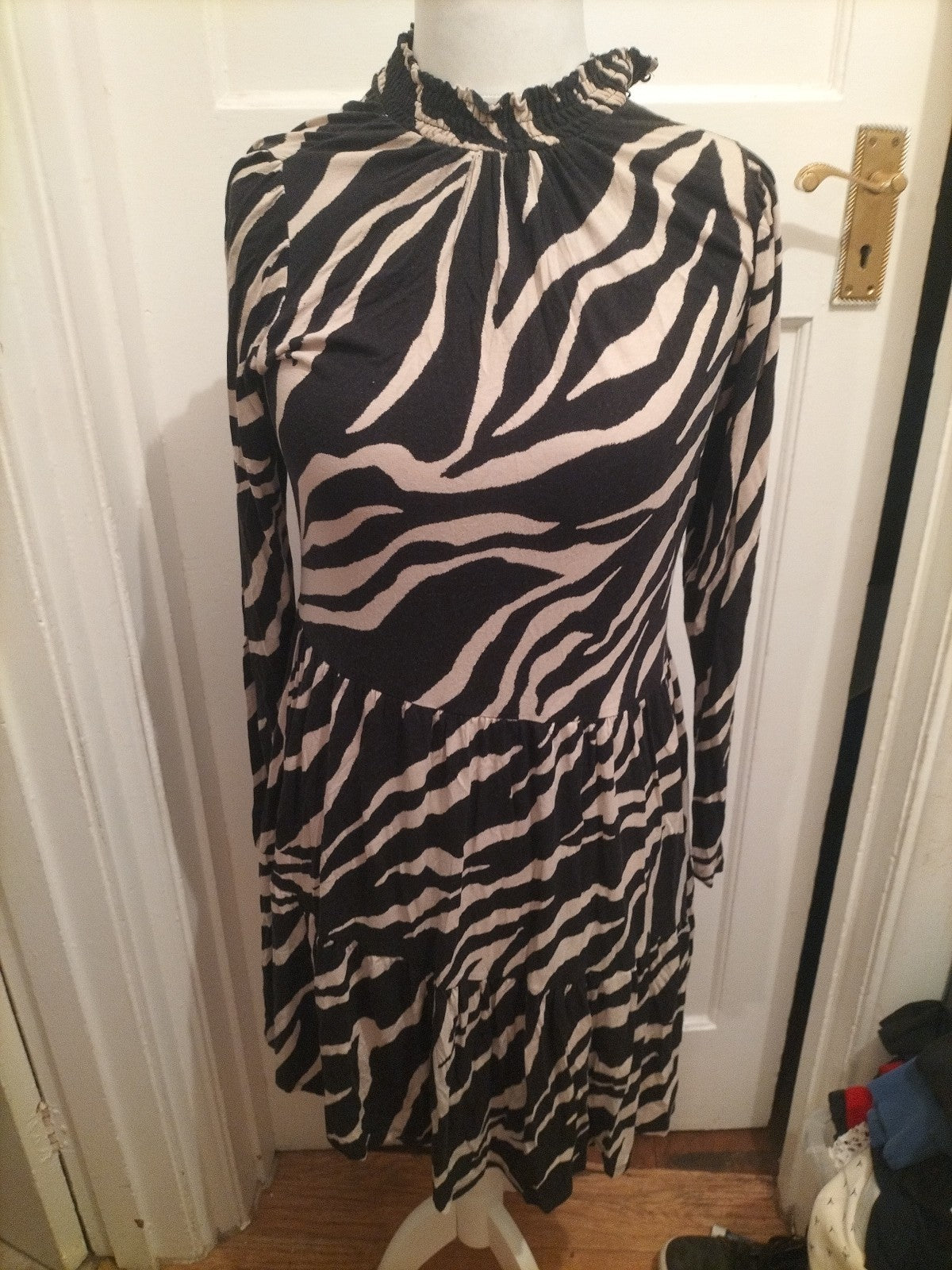 F&F 12 Black And Pale Beige Zebra Striped Dress Long Sleeve