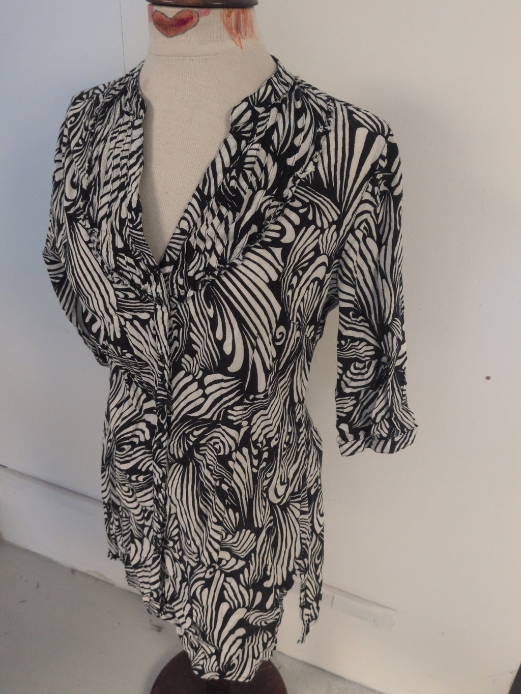 Principles 14 Black And White Buttoned Longline Blouse