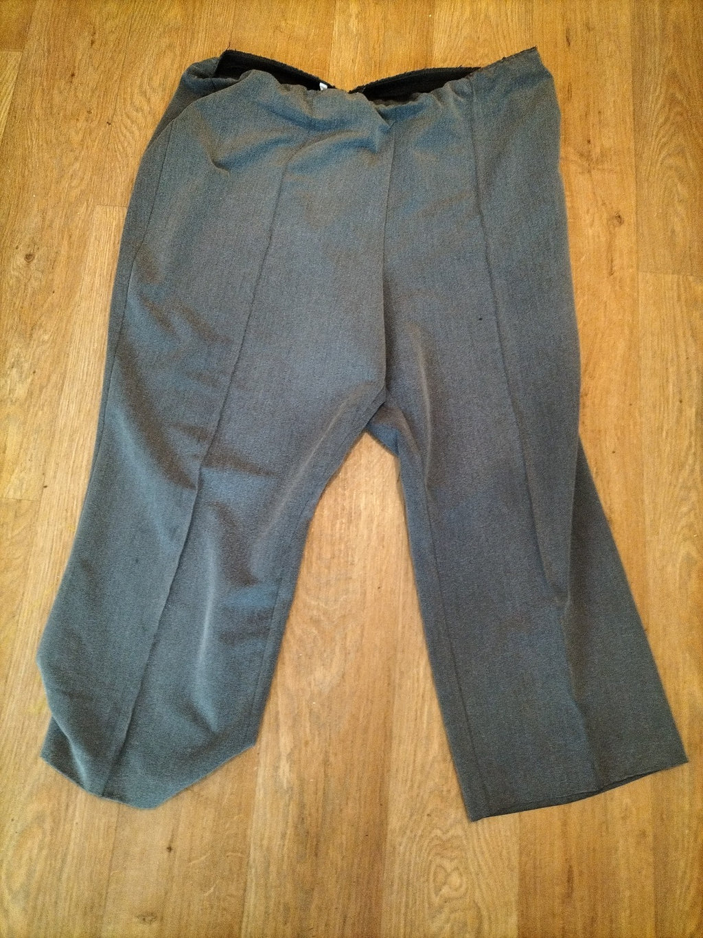 Ladies Bonmarche Size 22 Grey Elasticated Trousers Short Leg