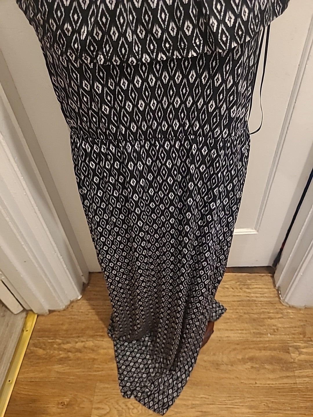 Ladies Tu Size 14 Black/White Diamond Long Length Dress