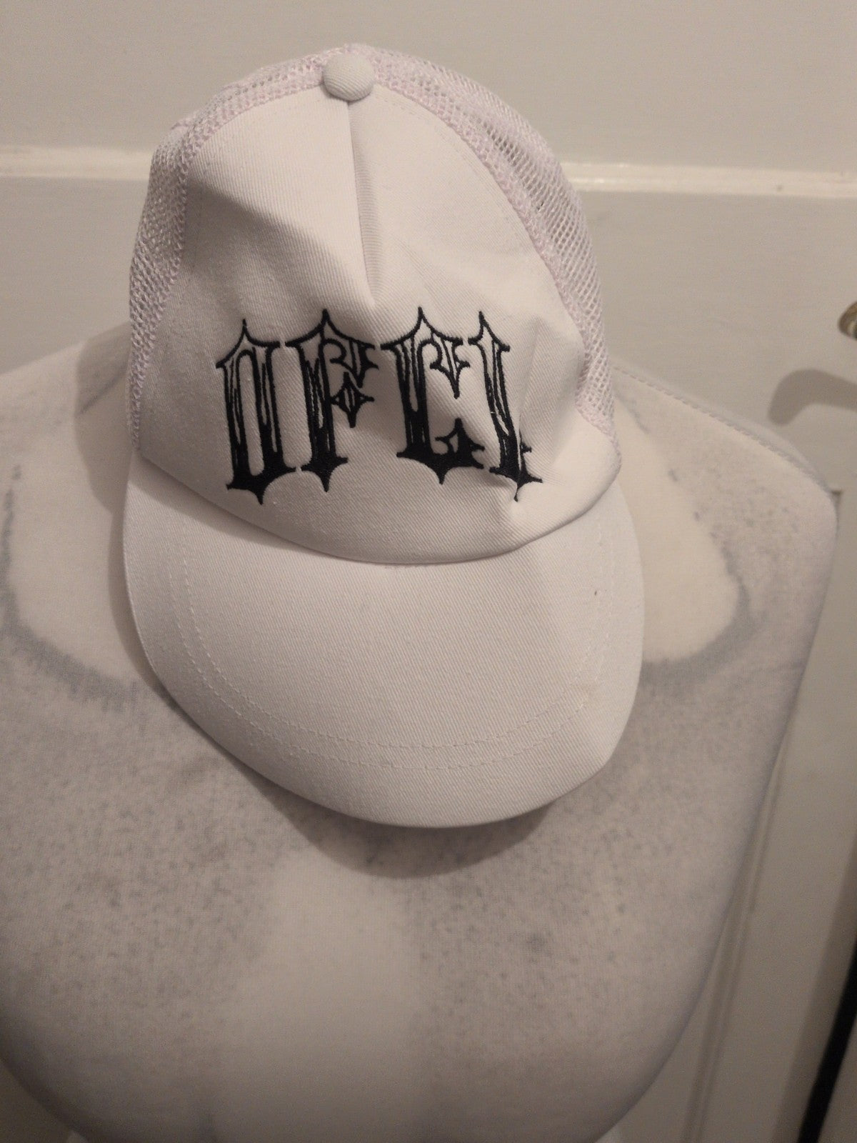 Boys One Size White Print Baseball Cap