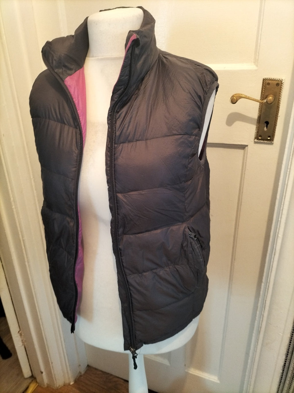 Ladies Crane Size Small Black Zipped Puffer