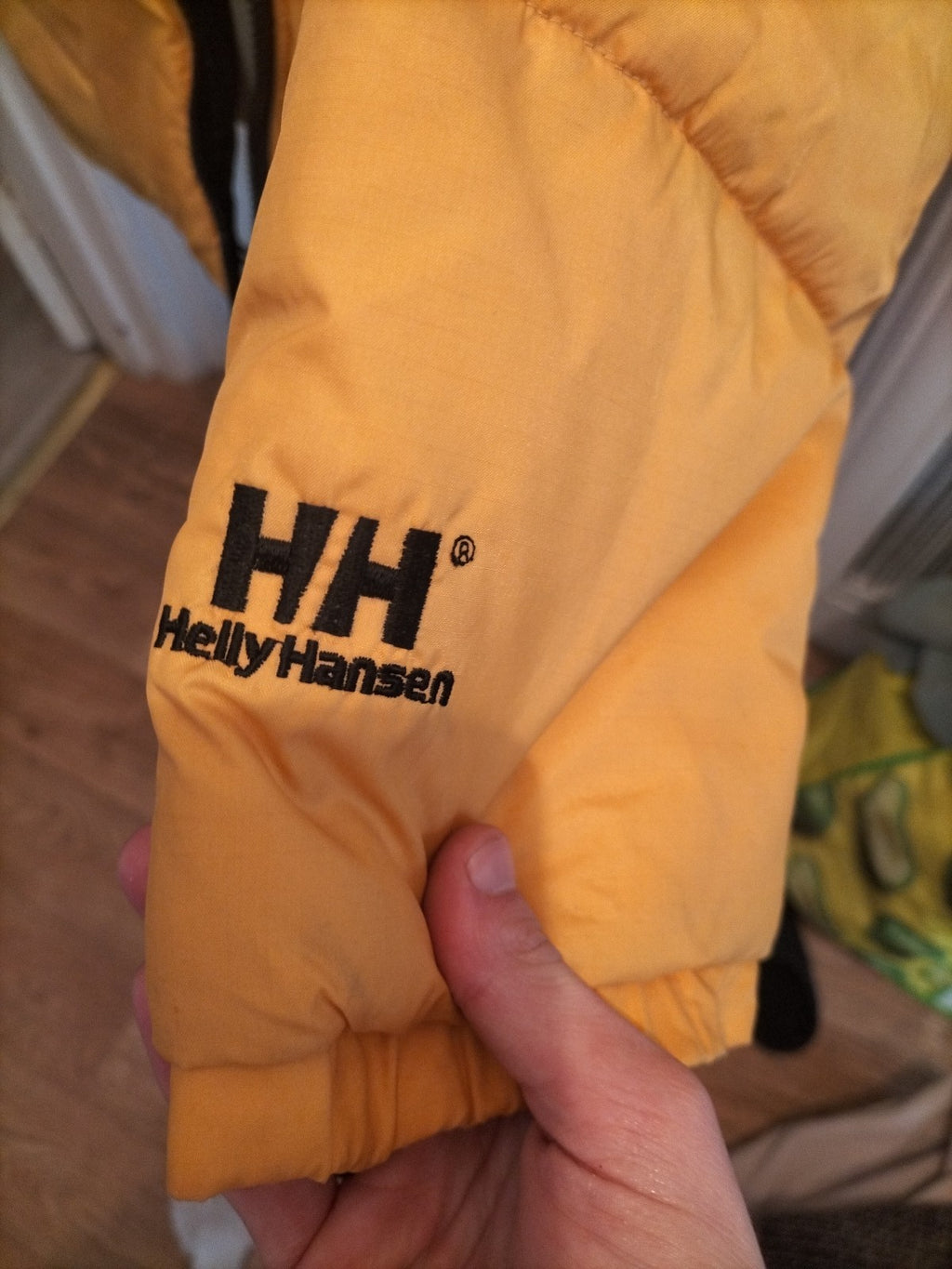 Mens Helly Hanson Size Small Yellow And Black Puffer Long Sleeved Coat(has A...