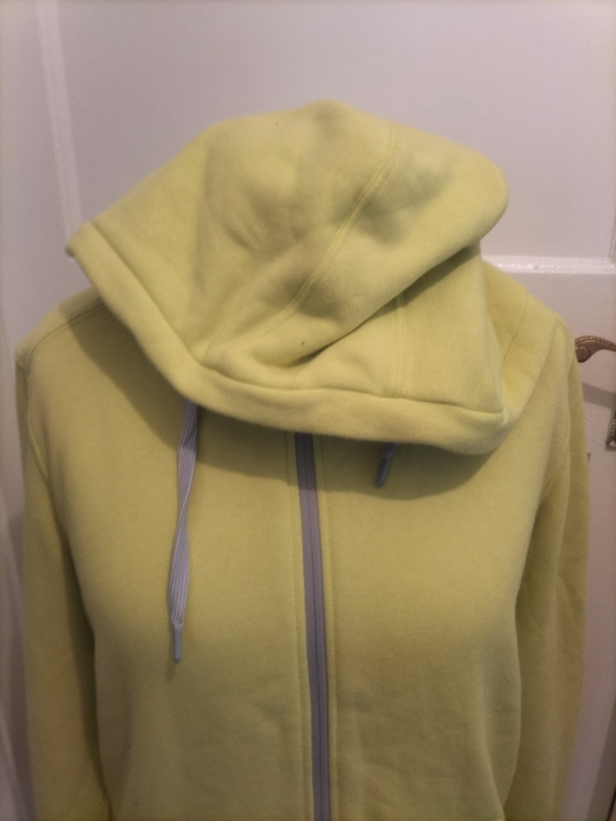 Mens Reserved Size Large Slim Fit Yellow Full Zip Hoodie