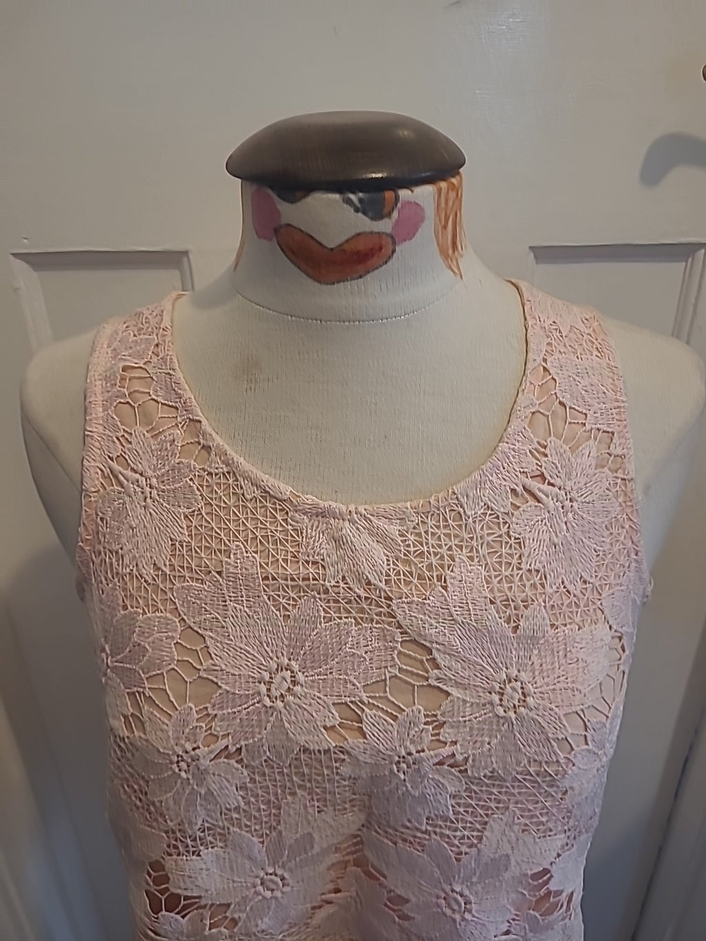Ladies Peacocks Size 8 Pale Pink Floral Lace Detailed Sleeveless Vest Top