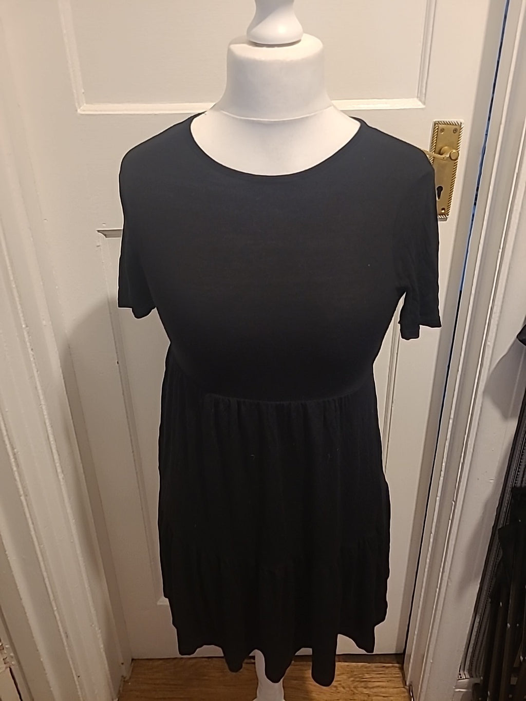Ladies Spotted Size Small Black Short Sleeved Dress