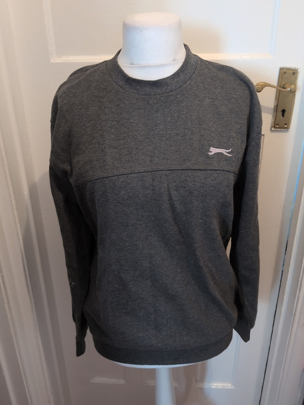 Mens Slazenger Size Medium Grey Round Neck Long Sleeve Jumper