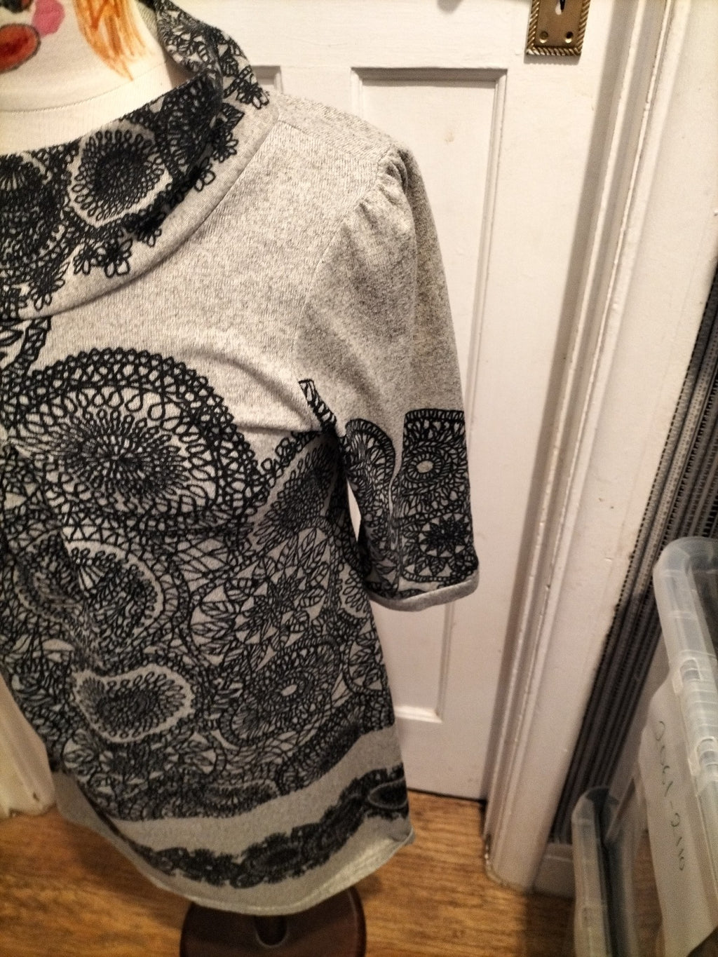 Ladies Izabel Size 10 Grey Black Mid Sleeved Jumper Dress