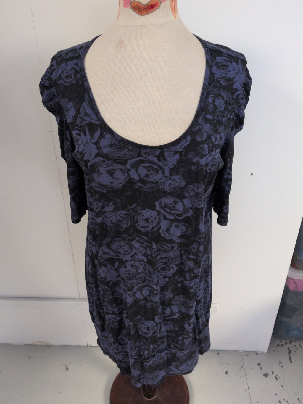 M/L Black And Navy Floral Round Neck Half Sleeve Dress