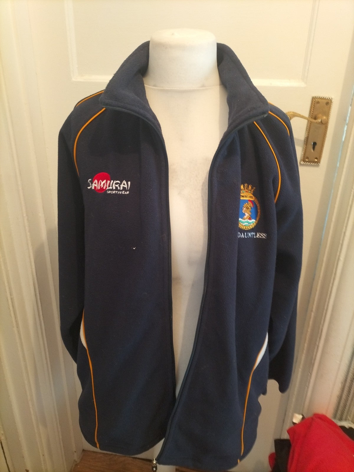 Mens Samurai Size Medium HMS Dauntless Jumper