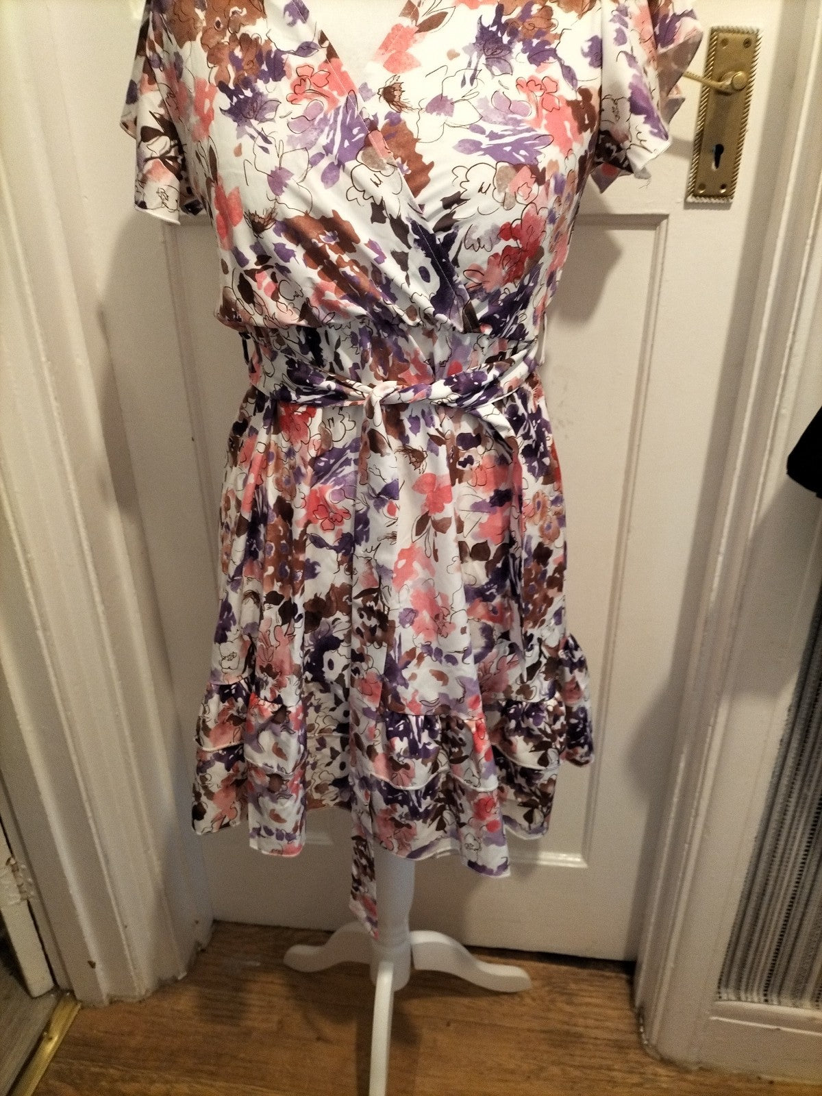 Ladies Size Small Multicoloured Floral V Neck Dress With Belt