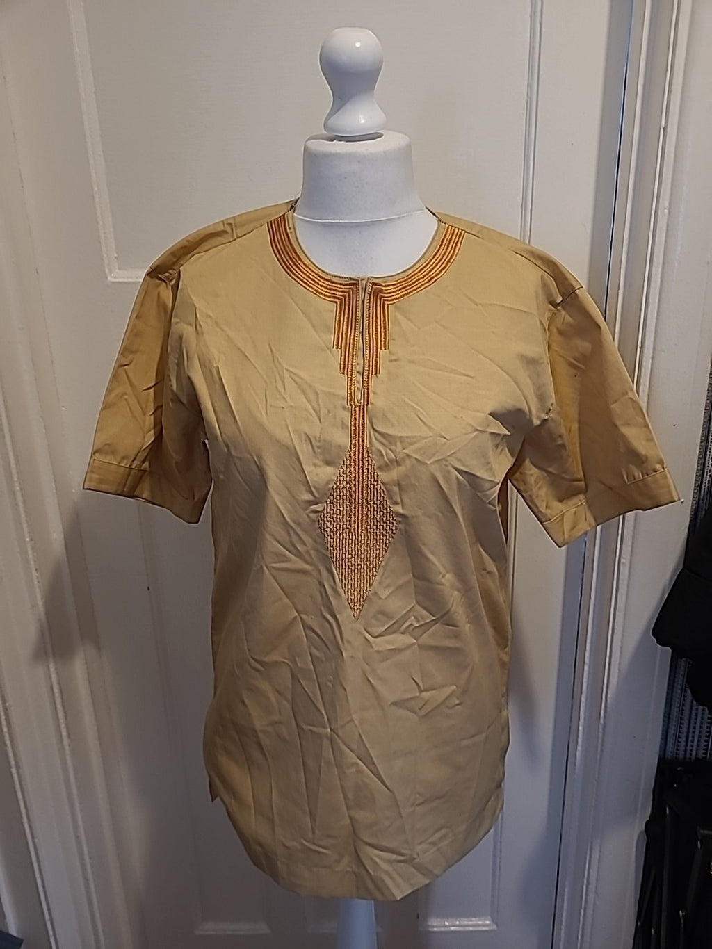 Ladies Size XL Beige Short Sleeved With Gold Blouse