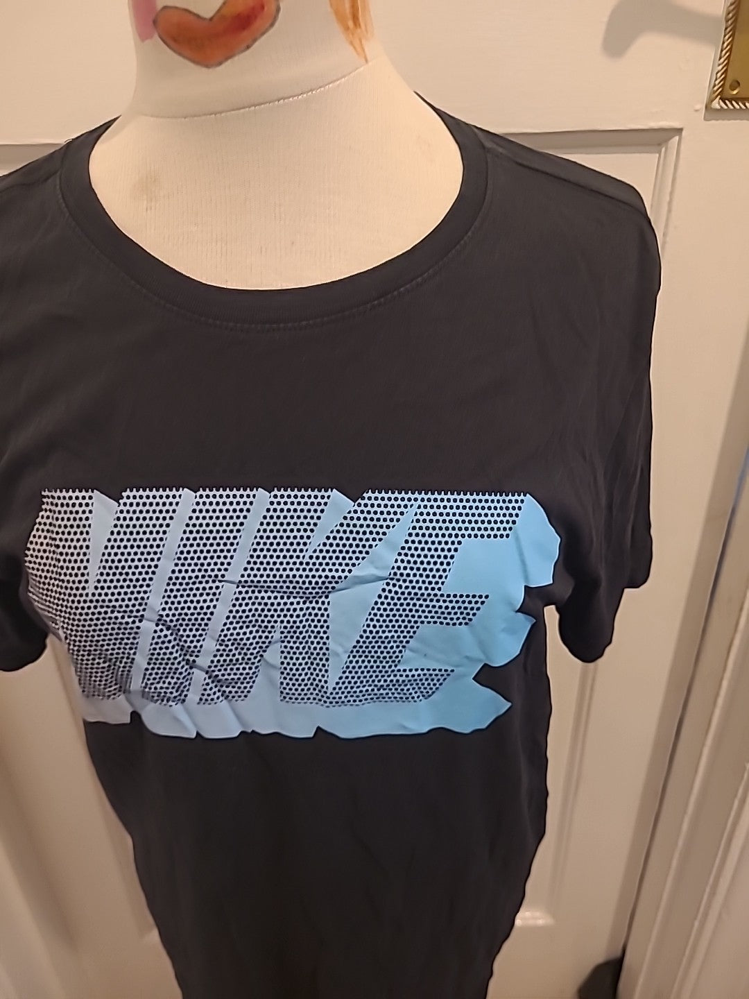 Mens Nike Size Medium Black/Blue Short Sleeved Tshirt