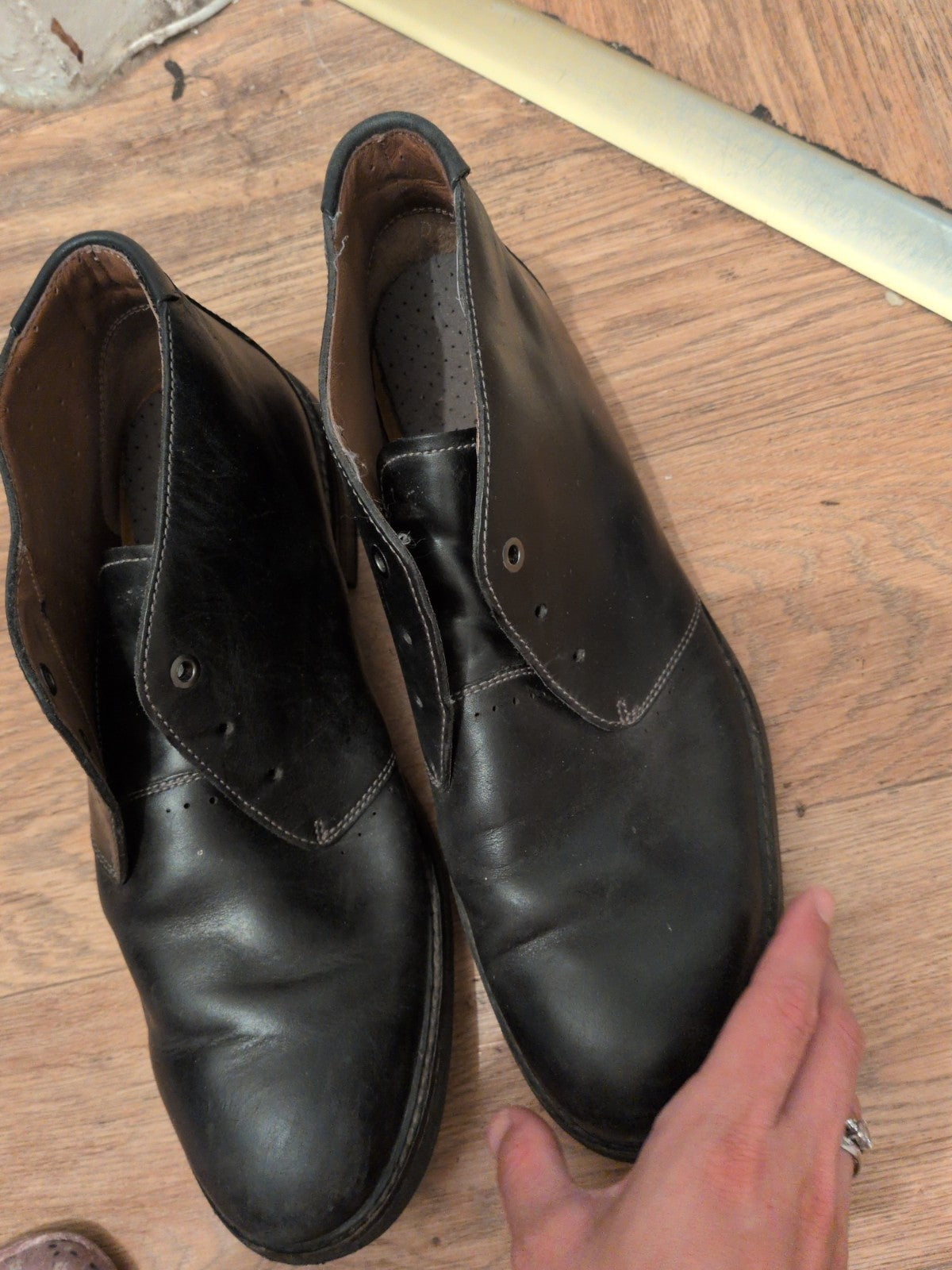 Clarks 10 Black Ankle Boots Missing Laces