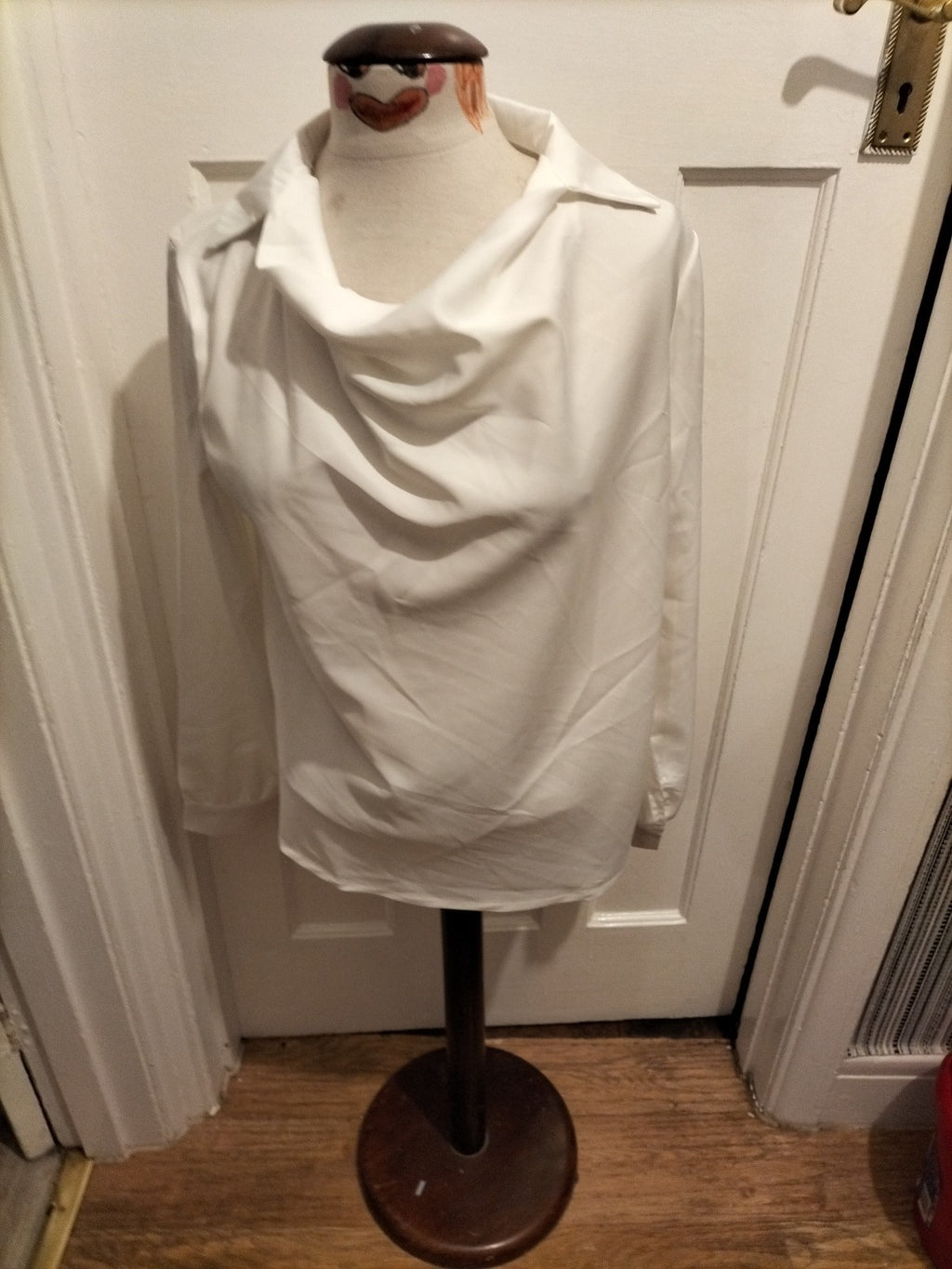 Ladies Size Large White Collared Long Sleeved Blouse
