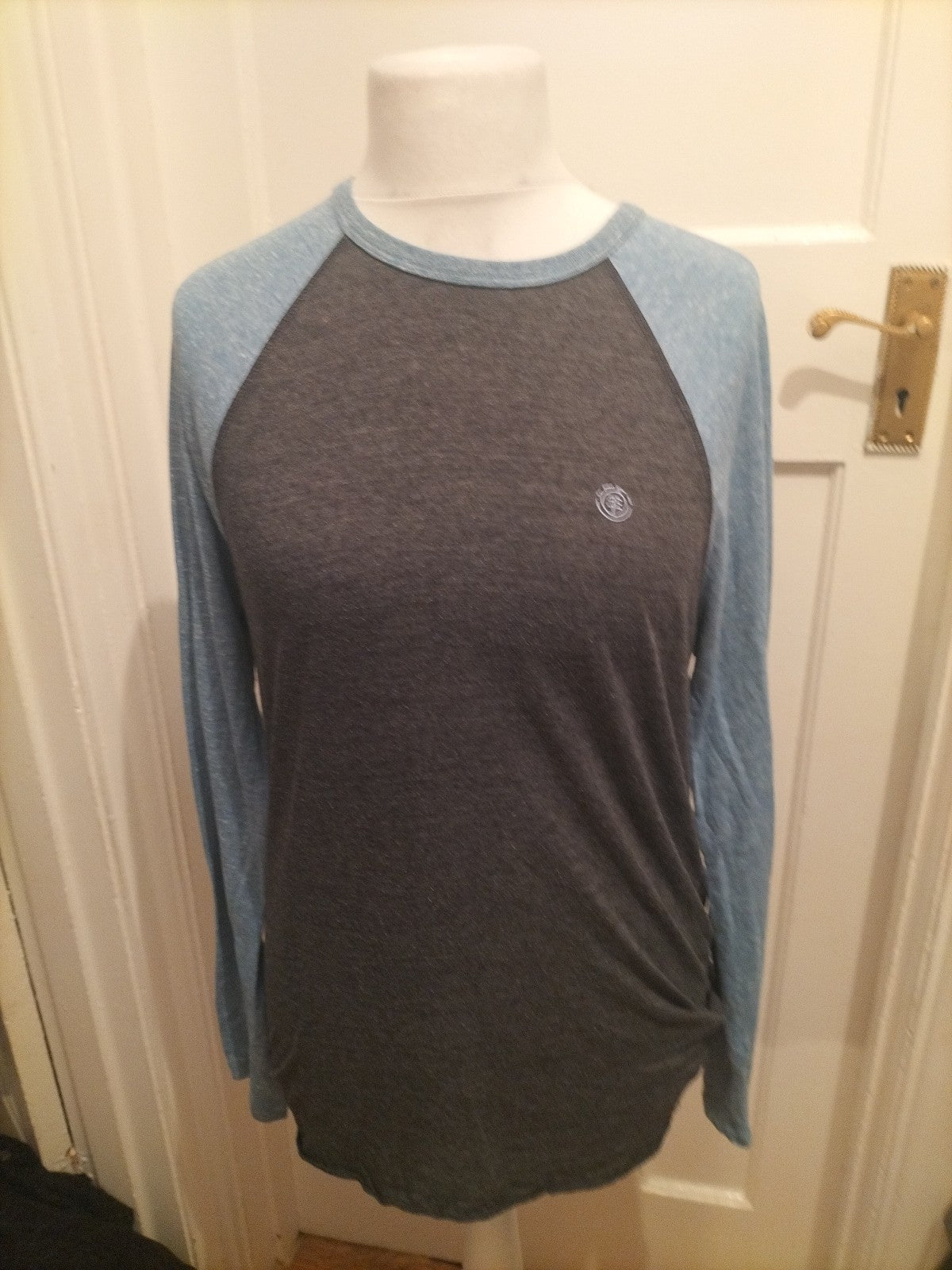 Mens Element Size M Grey And Blue Long Sleeved Fitted Tshirt Heavy Bobbling