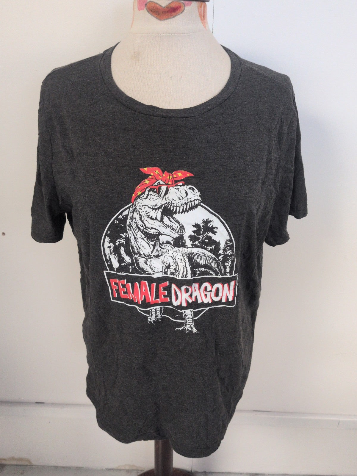 Ladies Size XL Grey Short Sleeve Female Dragon Print T-shirt