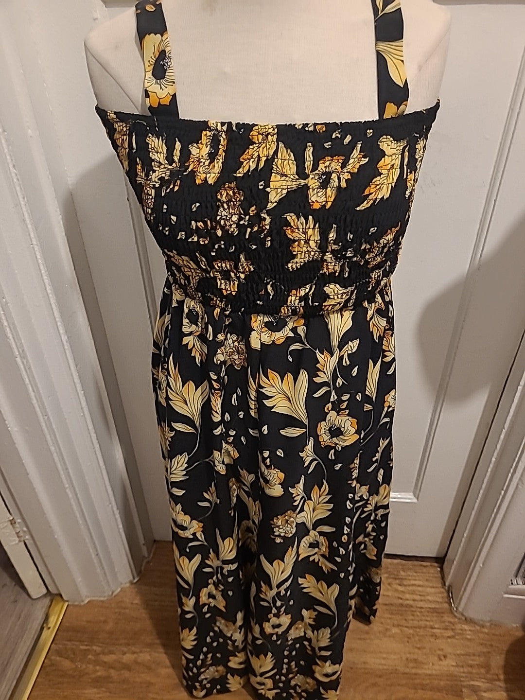 Ladies Shein Size Large Gold Black Floral Sleeveless Bubblehem Dress