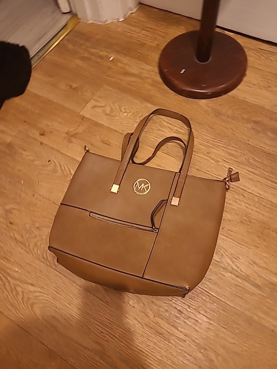 Ladies Michael Kors Brown Leather Handbag(small Marks On Side)