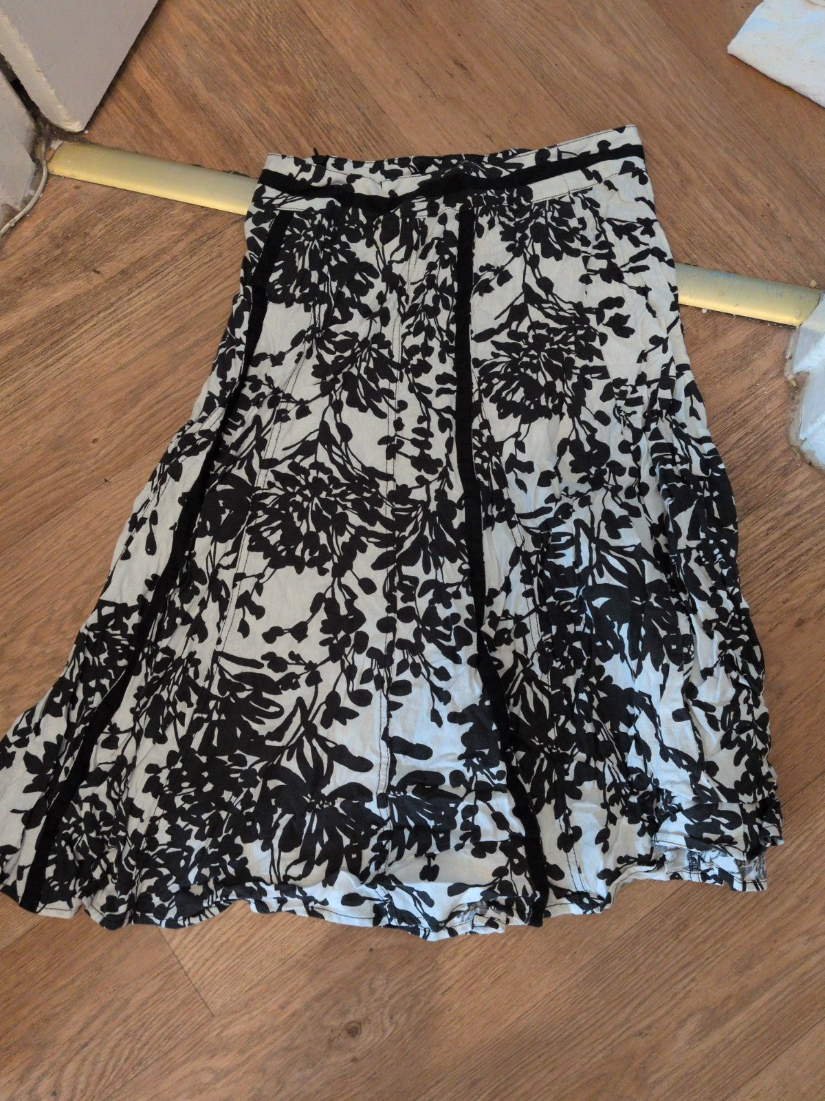 Maine New England 10 Black And White Midi-long Skirt