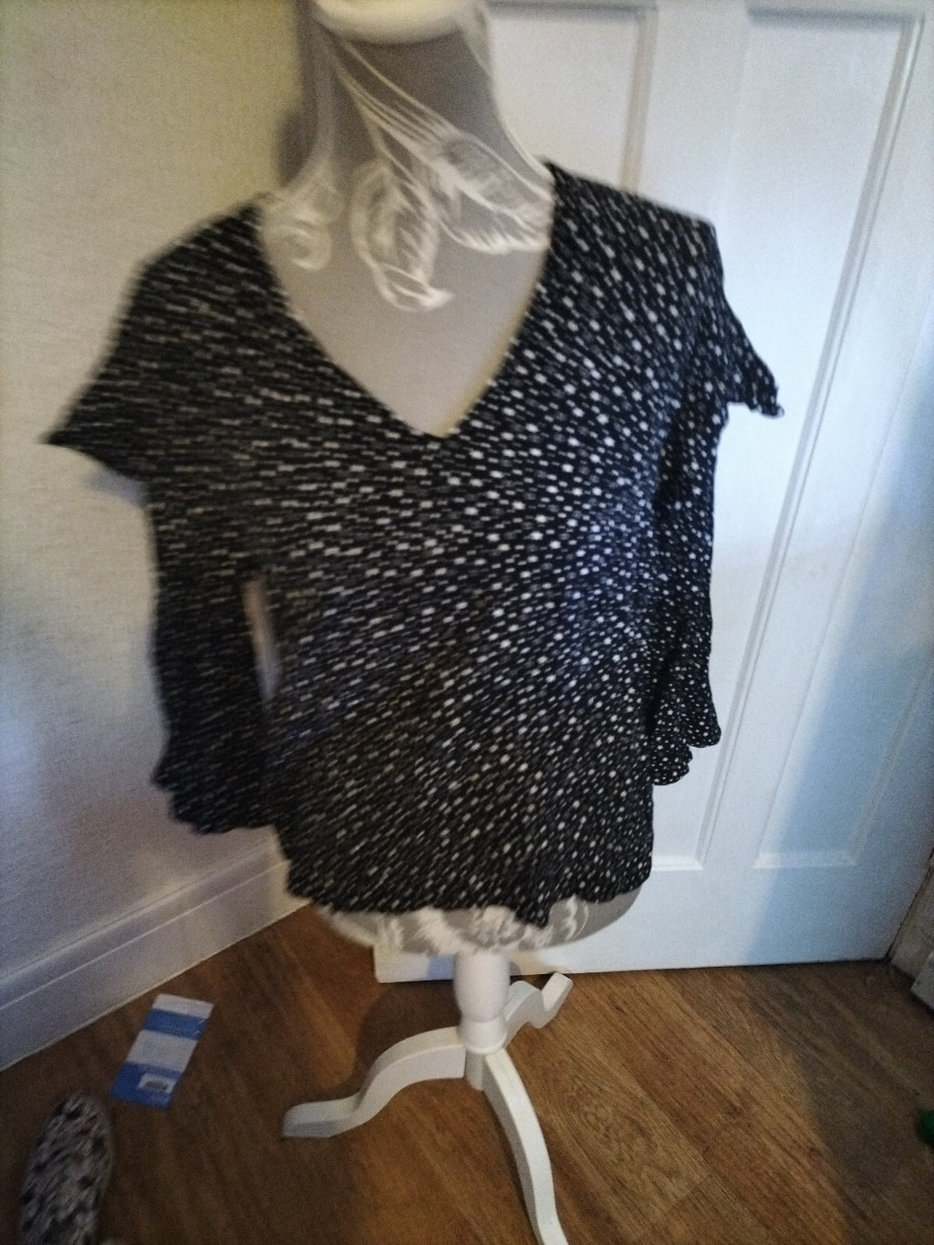 Ladies Warehouse Size 12 Black With White Starts Long Sleeve Blouse