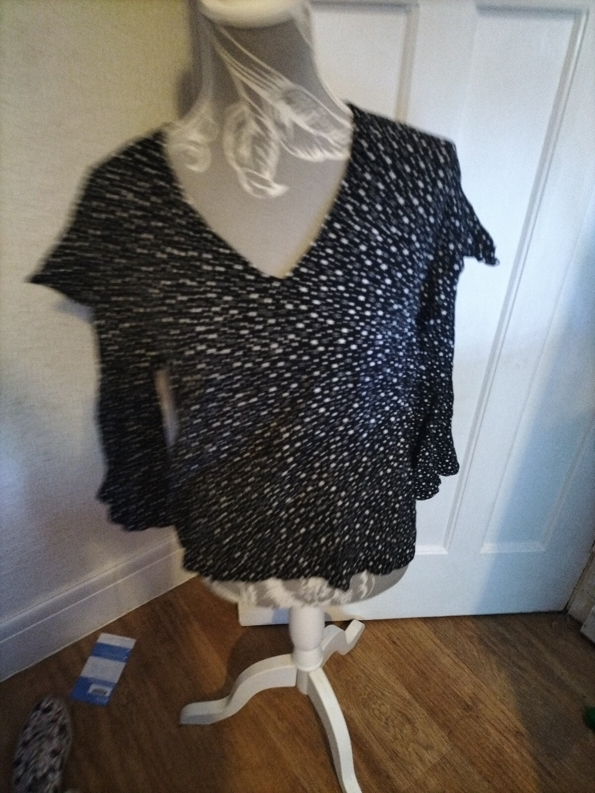 Ladies Warehouse Size 12 Black With White Starts Long Sleeve Blouse